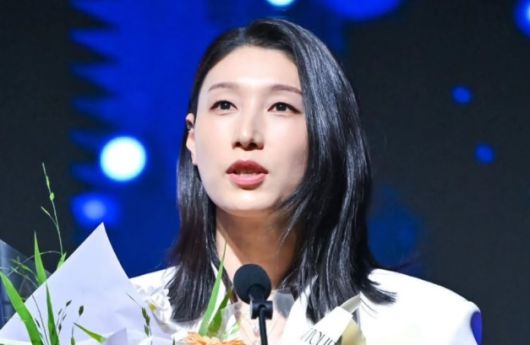 2024-2025시즌을 끝으로 은퇴한 ‘배구 여제’이자 ‘식빵 언니’ 김연경이 세계 여자배구 올스타들을 초청한 ‘KYK 인비테이셔널 2025’에서 사령탑으로 깜짝 데뷔한다. [사진출처 = 김연경 인스타그램]