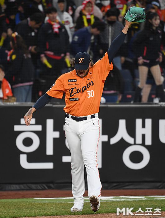 폰세는 위기에 몰린 한화를 구할 수 있을까. 사진=천정환 기자