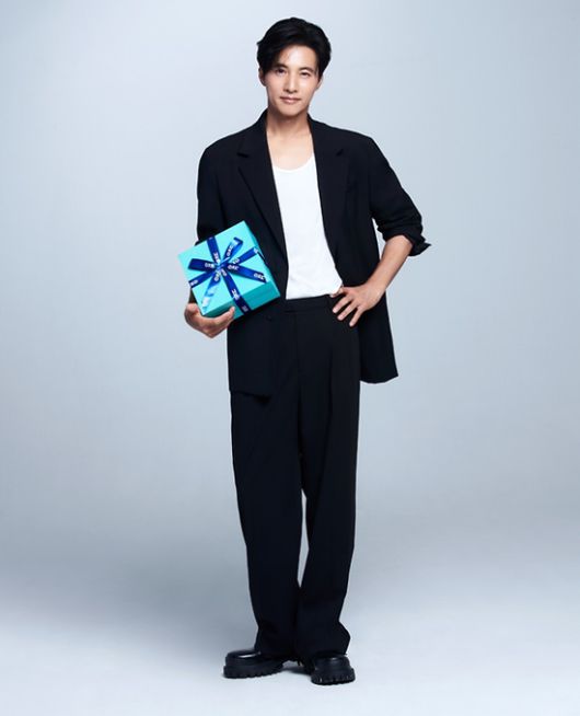 16일 한 생활서비스 플랫폼 측은 “배우 원빈을 브랜드 전속모델로 발탁했다”고 공식 발표했다. 사진=아정당 제공