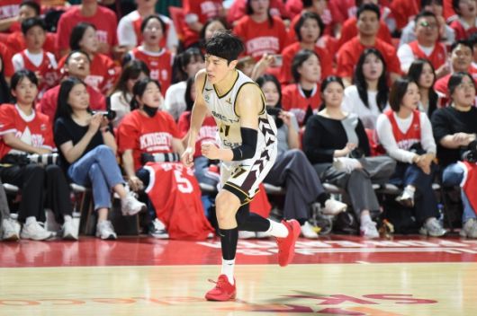 허일영의 생애 첫 파이널 MVP. 그는 그렇게 3번째 우승 반지를 품었다. 사진=KBL 제공