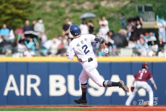 박민우가 18일 울산 키움전에서 3루타를 친 뒤 질주하고 있다. 사진=NC 제공