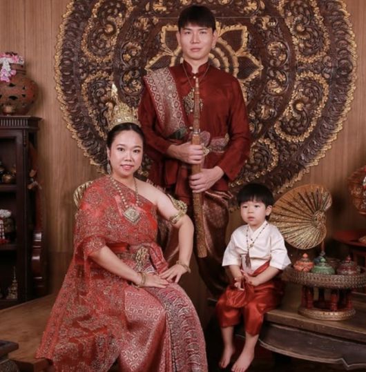 홍현희는 남편 제이쓴과의 부부싸움에서 ‘아이 앞에서는 싸우지 않기 위해 소리 나는 장난감을 활용한다’는 현실 꿀팁도 전한다.사진=유튜브채널 ‘홍쓴TV’