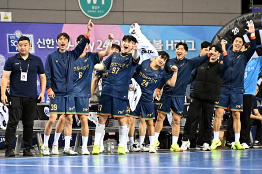사진 경기 중 기뻐하는 인천도시공사 선수들, 사진 제공=한국핸드볼연맹
