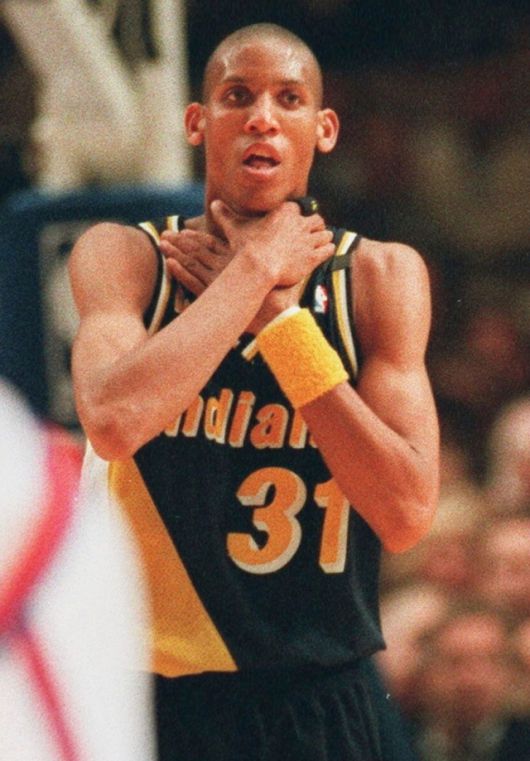 지금으로부터 31년 전, 1993-94시즌 동부 컨퍼런스 파이널 5차전에서 레지 밀러가 선보인 ‘초크 세리머니’, 뉴욕 닉스 팬들에게는 악몽과 같다. 사진=AP=연합뉴스