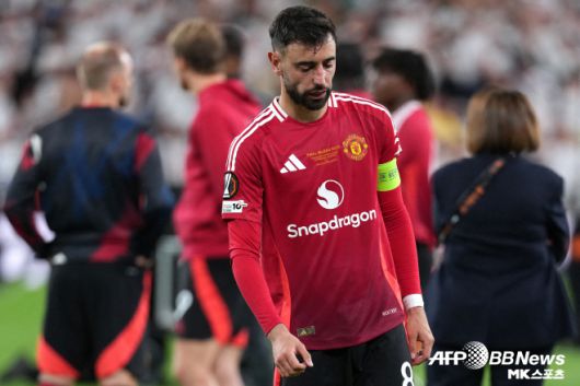 맨체스터 유나이티드의 심장 브루노 페르난데스(30·포르투갈)가 알 힐랄(사우디아라비아)의 관심을 받는다. 맨유가 5월 22일 유럽축구연맹(UEFA) 유로파리그(UEL) 결승전에서 토트넘에 0-1로 패하며 올 시즌을 무관으로 마친 뒤 전해진 소식이다. 사진=AFPBBNews=News1