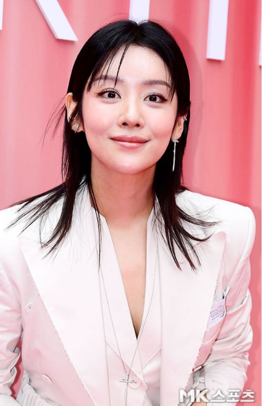 키 170cm, 몸무게 56kg의 슬림한 실루엣에 완벽하게 어울리는 수트핏은 차주영만의 고급스러운 분위기를 한층 강조했다. 사진=김영구 기자