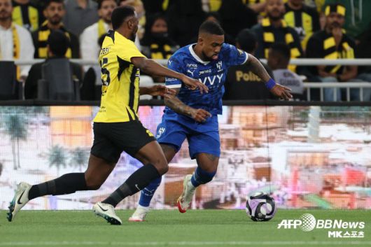 알 힐랄 에이스로 활약 중인 FC 바르셀로나 출신 말콤(사진 오른쪽). 사진=AFPBBNews=News1