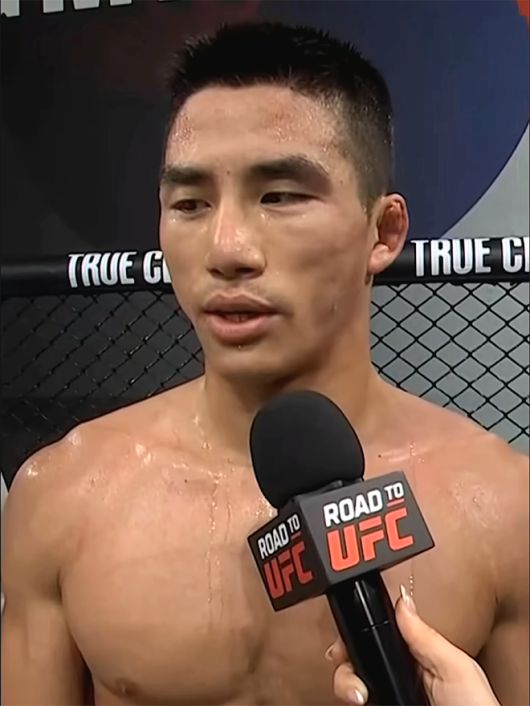 ONE Championship 7승 2패 윤창민이 2025년 5월 중국 퍼포먼스 인스티튜트 상하이에서 Road to UFC 시즌4 토너먼트 준결승 진출 소감을 말하고 있다. 윤창민은 아시아 종합격투기 톱스타 추성훈 김동현의 제자다. 사진=TKO