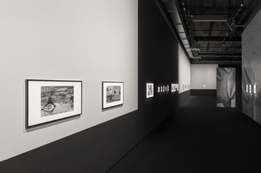 서울시립 사진미술관의 개관 특별전 ‘광채(光彩): 시작의 순간들’이 열리고 있는 전시장 전경. 서울시립미술관