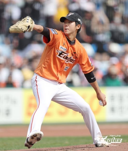 지난해 자신의 프로 데뷔전에서 첫 승을 따냈던 황준서. 사진=한화 제공