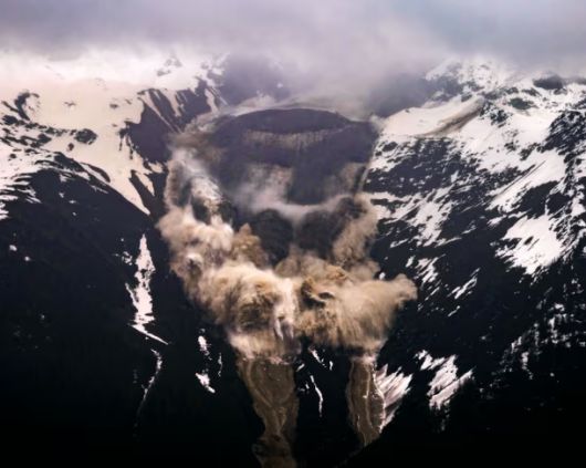 스위스에서 발생한 산사태. [사진 = 가디언]