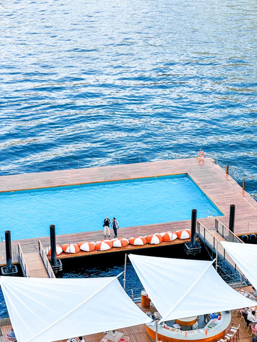 플로팅 풀, 워터 온 워터 / 사진=권효정 여행+ 기자