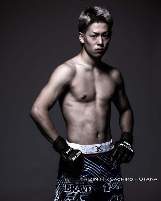 일본 종합격투기 파이터 미우라 고타 2022년 9월 슈퍼 라이진 1 프로필. 고타는 1992년 제10회 아시아축구연맹 아시안컵 최우수선수 미우라 가즈요시의 둘째 아들이다. 사진=RIZIN FF