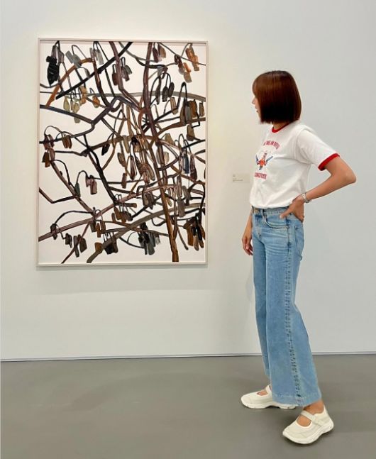 조윤희는 2017년 이동건과 결혼해 딸 로아를 낳았고, 2020년 합의 이혼 후 싱글맘으로서의 삶을 조용히 이어가고 있다. 사진=조윤희 SNS