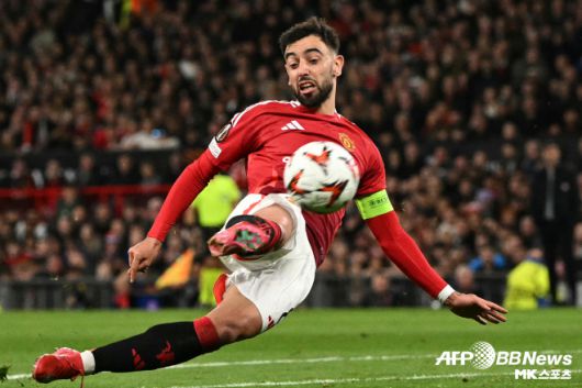 알 힐랄은 페르난데스를 강하게 원했다. 알 힐랄은 천문학적인 금액으로 페르난데스의 마음을 사로잡고자 했다. 주앙 칸셀루, 후벵 네베스 등 알 힐랄에서 뛰고 있는 포르투갈 국가대표 동료가 나서 페르난데스의 마음을 사로잡으려고도 했다. 사진=AFPBBNews=News1