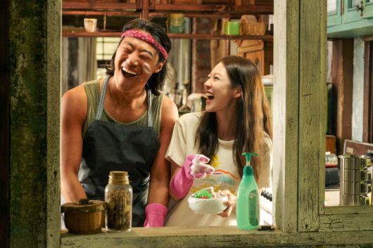 어느 지역에 사는 사람에게나 자기 삶이 있다. 그건 중심의 주변이나 부록으로서의 인생이 아니라, 스스로의 고유한 삶이다.