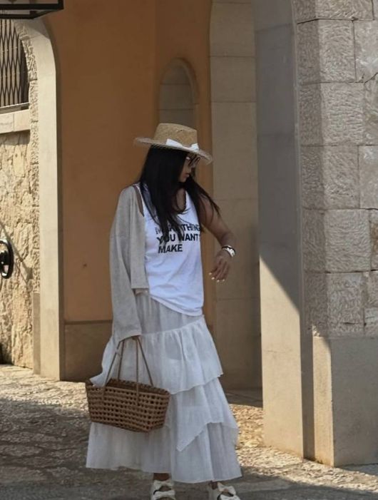 황신혜가 사진을 통해 근황을 알렸다.사진=황신혜 SNS