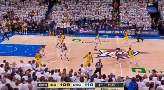 NBA 파이널 1차전 중계 화면. 파이널만의 특별함이 사라졌다는 비난을 받고 있다. 사진= 중계 화면 캡처.