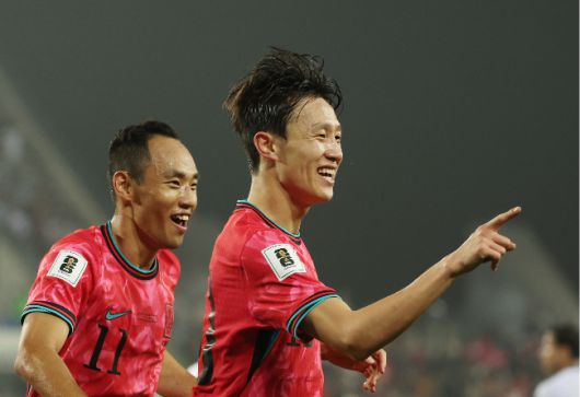 이재성(사진 오른쪽). 사진=연합뉴스