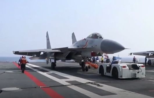 중국 J-15 전투기. [사진 = CGTN]