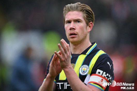 나폴리는 6월 12일 “맨체스터 시티에서 활약한 미드필더 더 브라위너를 자유계약선수(FA) 신분으로 영입했다”고 발표했다. 사진=AFPBBNews=News1