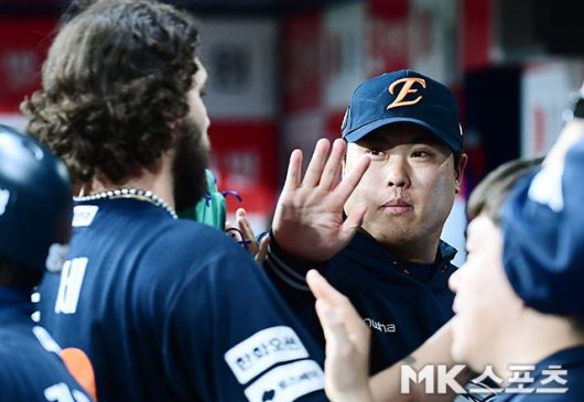 폰세와 류현진. 사진=김영구 기자