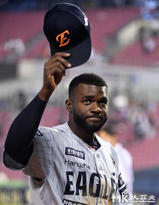 휴식 시간을 가지는 플로리얼. 사진=천정환 기자