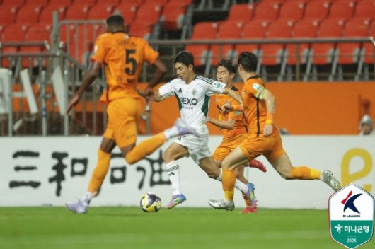 올 시즌 K리그1 최고의 공격수로 꼽히는 전진우. 사진=한국프로축구연맹