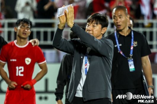 중국 입장에선 신태용 감독은 분명 매력적인 카드다. 아시아 축구에 정통한 그다. 중요한 건 신태용 감독의 선택이다. 중국은 바닥부터 개선시켜야 하는 수준이지만 그들을 바라보는 눈높이는 그렇지 않다. 여러모로 부담이 큰 자리다. 사진=AFPBBNews=News1