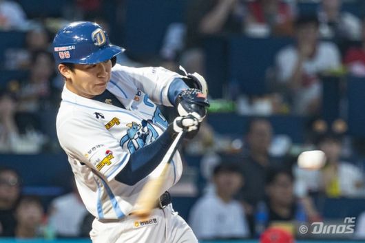 15일 창원 KIA전에서 홈런포를 가동한 NC 김휘집. 사진=NC 제공