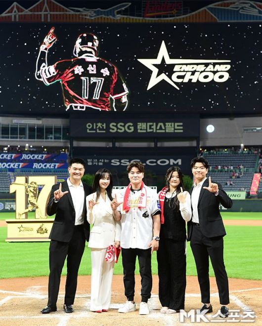 은퇴식을 끝낸 추신수와 가족들. 사진(인천)=김영구 기자