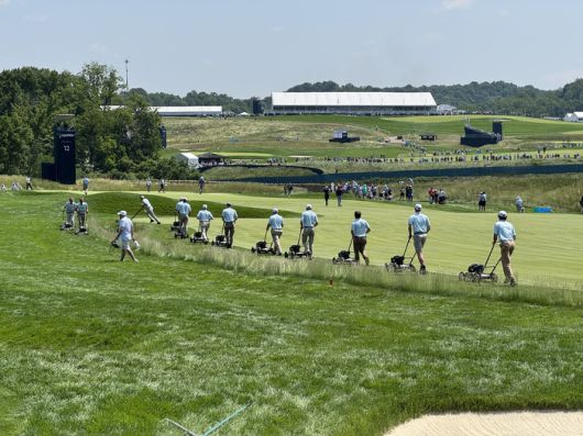 전세계에서 가장 어려운 골프장이라는 수식어를 갖고 있는 오크몬트 컨트리클럽은 선수들이 최상의 환경에서 플레이를 할 수 있도록 관리에 각별히 신경썼다. 임정우 기자