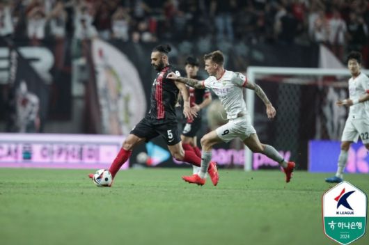 야잔(사진 왼쪽). 사진=한국프로축구연맹