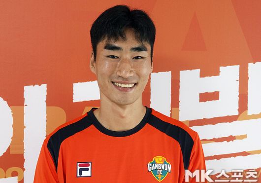 강원 FC 미드필더 서민우. 사진=이근승 기자