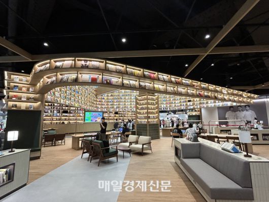 스타필드 마켓 킨텍스점 북그라운드. [변덕호 기자]