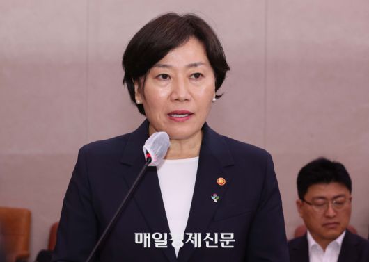 송미령 농림축산식품부 장관이 25일 오후 서울 여의도 국회에서 열린 농림축산식품해양수산위원회 전체회의에 참석해 있다. 2025.6.25 [한주형 기자]