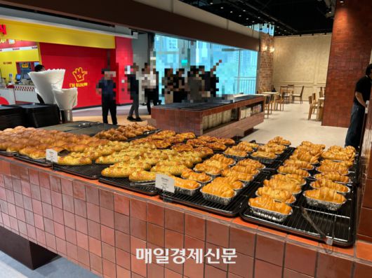 스타필드 마켓 킨텍스점에 입점한 ‘두낫디스터브 베이커스’. [변덕호 기자]
