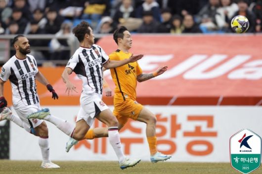 박동진(사진 오른쪽). 사진=한국프로축구연맹