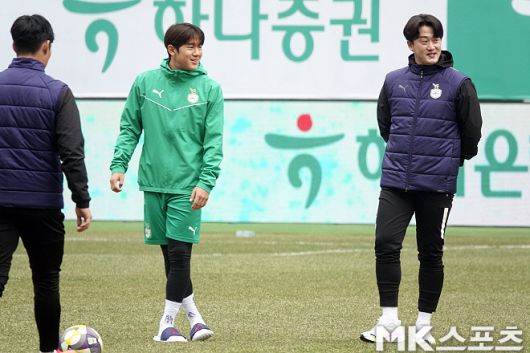 윤도영(사진 왼쪽). 사진=이근승 기자