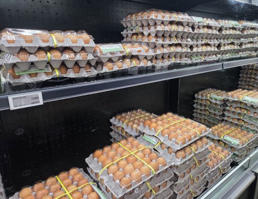 경기도 한 마트에 계란이 진열돼 있다.