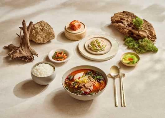 워커힐 호텔앤리조트가 운영하는 한식당 자연의 대표 메뉴 ‘자연 상차림’ / 사진=워커힐 호텔앤리조트