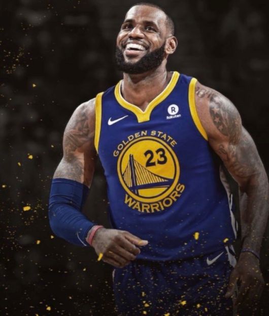 ‘디애슬레틱’은 “폴의 이야기가 제임스의 라스트 댄스에 대한 이른 작별 인사일지는 시간이 지나야 알 수 있으나 이 메시지의 분위기는 의문을 가지게 했다”며 “제임스의 계약 결정이 발표되자마자 전역에선 ‘트레이드 요청의 전조’라는 추측이 지배적이었다. 제임스에게는 ‘노 트레이드 조항’이 있다. 더 좋은 선수를 원하는 제임스의 압박으로 볼 수도 있으나 지금 시점에서 명확해지는 건 제임스와 레이커스의 마지막이 다가오고 있다는 것이다”라고 바라봤다. 사진=X