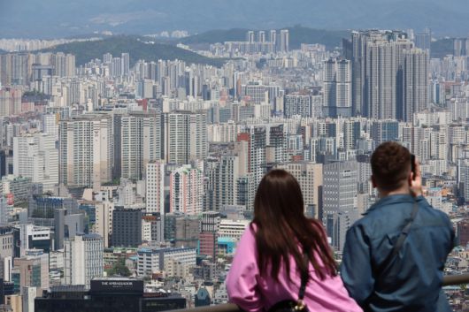 남산에서 바라본 서울 시내 아파트 단지. 2025.4.23 [사진 = 연합뉴스]