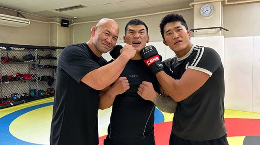 왼쪽부터 UFC 미들급 타이틀 도전자 오카미 유신, 제41회 국제삼보연맹 세계선수권대회 컴뱃 금메달리스트 고석현, UFC 웰터급 공식랭킹 6위 출신 방송인 김동현. 고석현은 2024년 12월 UFC 데뷔전 준비를 위한 일본 전지훈련을 김동현과 같이 갔다. 사진@ko.seokhyeon
