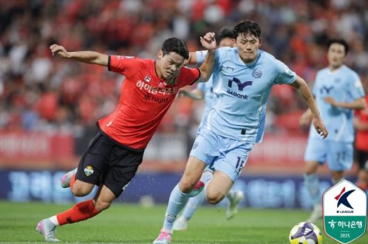 모재현(사진 왼쪽). 사진=한국프로축구연맹