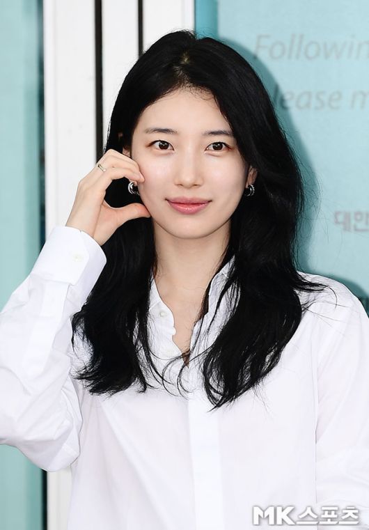 수지가 파리 일정을 위해 출국했다. 사진=김영구 기자