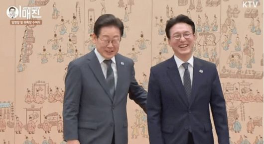 이재명 대통령과 김민석 신임 국무총리. [사진출처 = KTV]