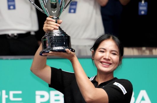 스롱피아비가 7일 새벽 끝난 25/26 하나카드배LPBA 챔피언십 결승에서 ‘절친’ 김보라를 세트스코어 4:1로 꺾고 우승했다. 개인통산 8번째 우승이고, 23/24 웰컴배 이후 1년4개월만의 정상 복귀다. (사진=PBA)