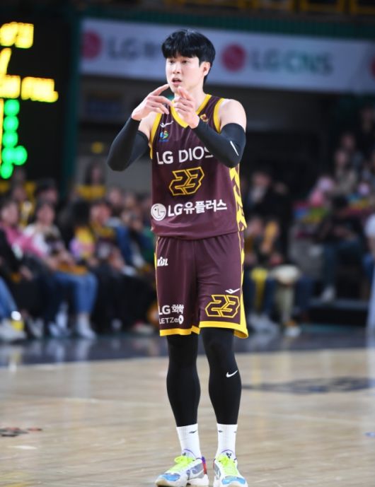 전성현은 KBL 역사상 4번째로 보수 조정 신청에서 승리한 선수가 됐다. 사진=KBL 제공