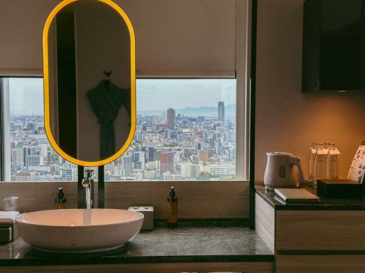 코너룸 화장실에서 볼 수 있는 전망 / 사진=권효정 여행+ 기자